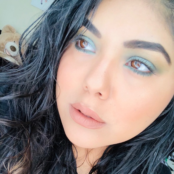 Posh Ambassador! Meet me! Don’t be shy ☺️ - Picture 5 of 8